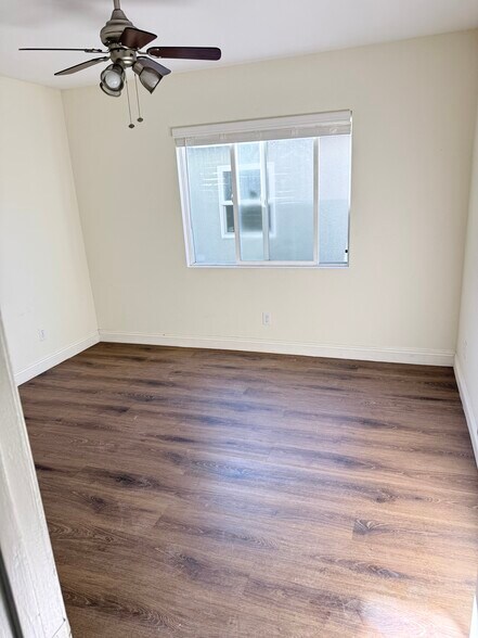 Building Photo - 1025 Edith Ave