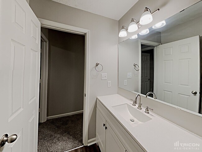 Building Photo - 4243 Hovenweep Dr