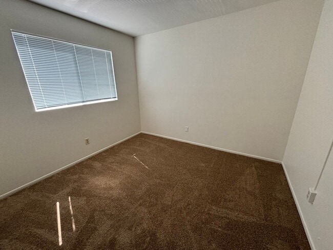 Building Photo - Modern and Spacious 3-Bedroom Townhome in Lancaster!