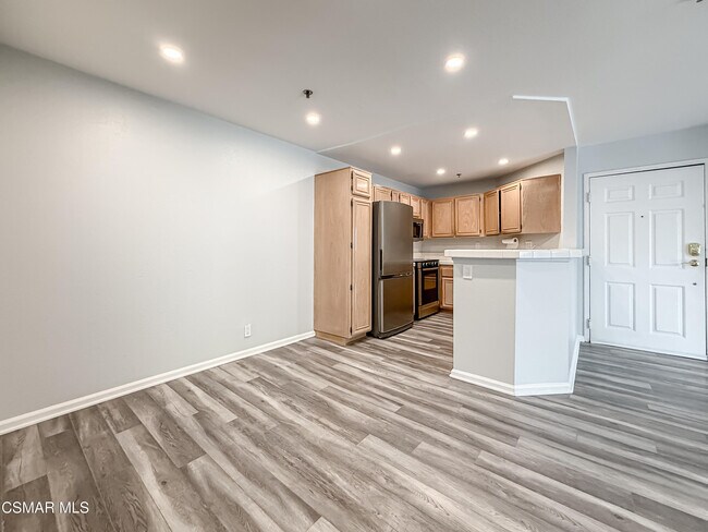 Building Photo - 5744 Oak Bend Ln