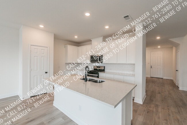 Building Photo - 346 Boroughbridge Dr