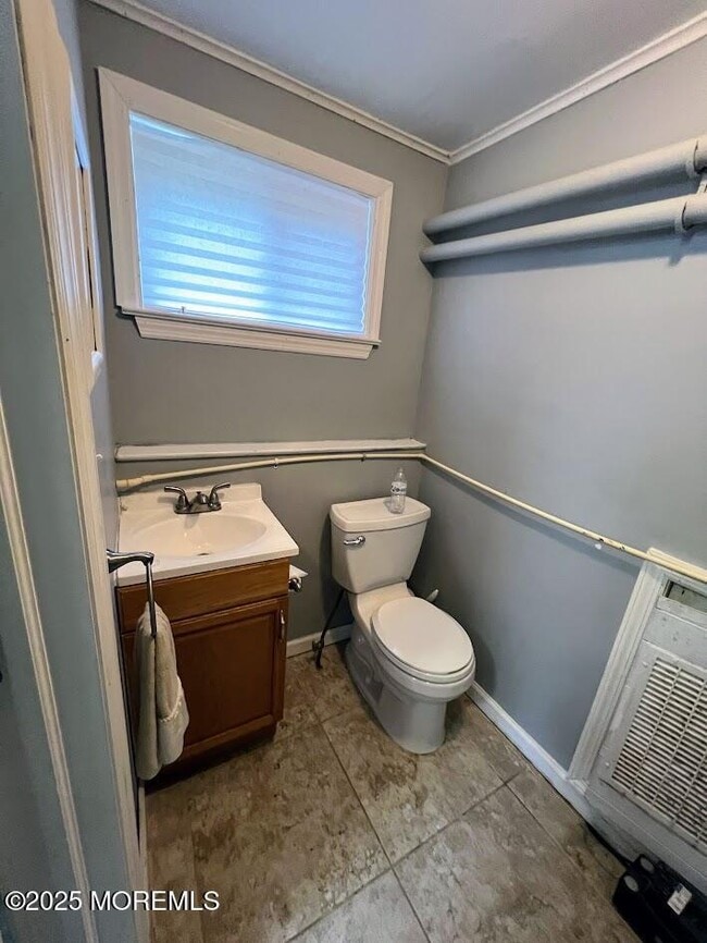 Building Photo - 43 Mercury Cir