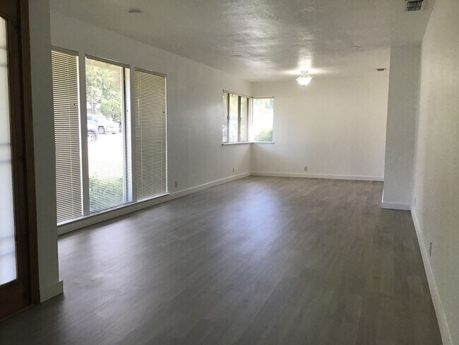 Building Photo - Beautiful Rocklin home