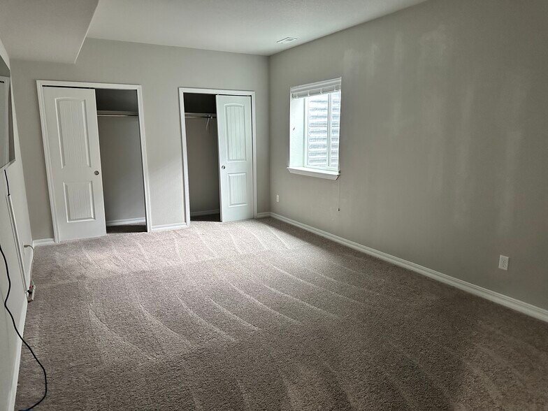 Building Photo - 17451 Leisure Lake Dr