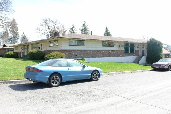 Building Photo - 2023-2025 W Fairview Ave