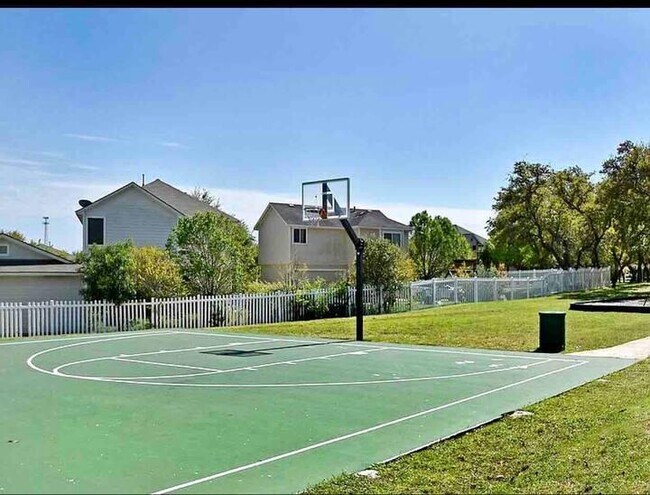 Building Photo - 401 Witte Rd