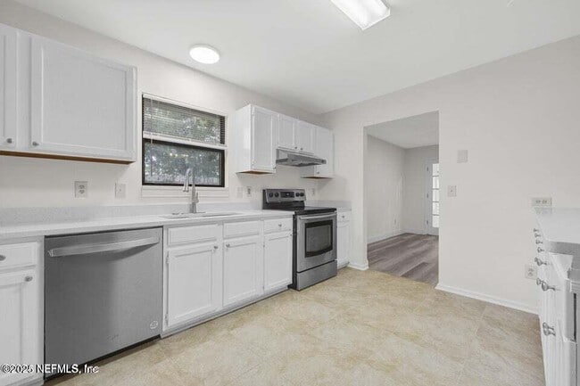 Building Photo - 8426 Santana Ct