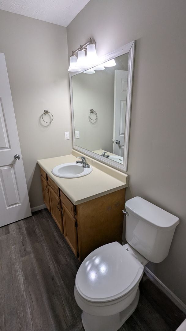 Building Photo - MN Cedar Village (859)