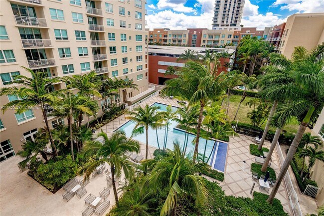 Building Photo - 2000 N Bayshore Dr