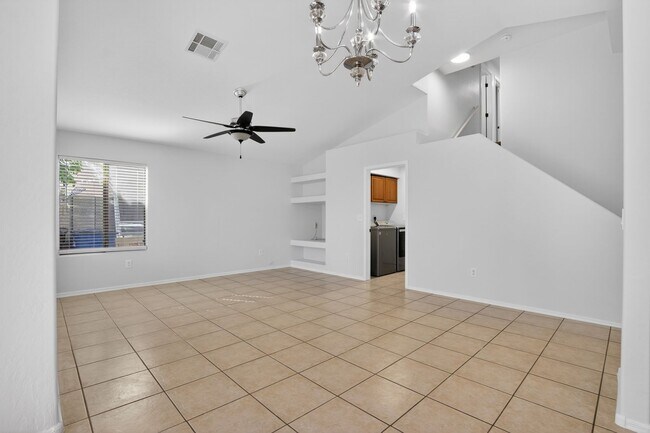 Building Photo - Gilbert Living with Private Pool