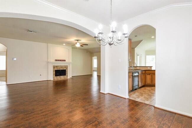Building Photo - 2318 Appian Way