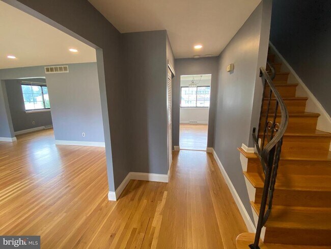 Building Photo - 1 Niamoa Dr