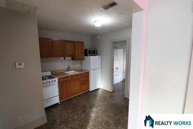 Building Photo - 2611 A St