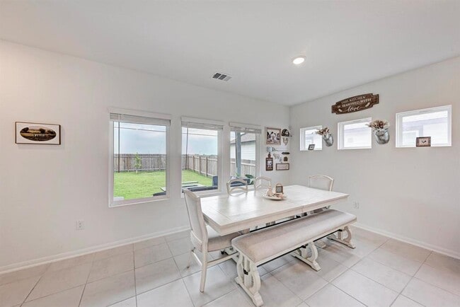 Building Photo - 411 Ravens Crst Dr
