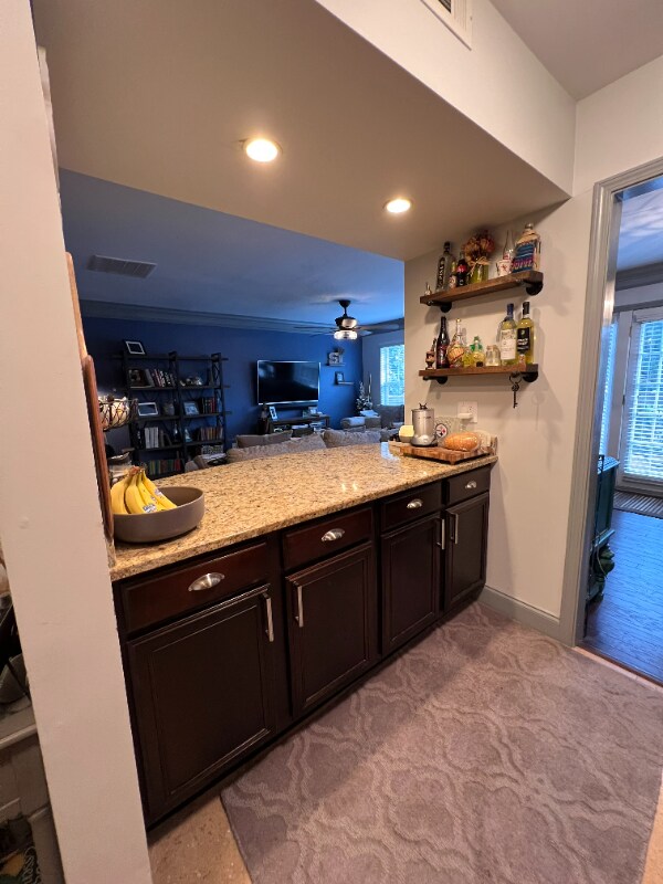 Building Photo - 6980 Roswell Rd