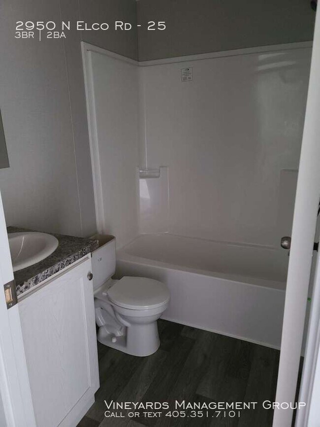 Building Photo - Mobile Home for Sale