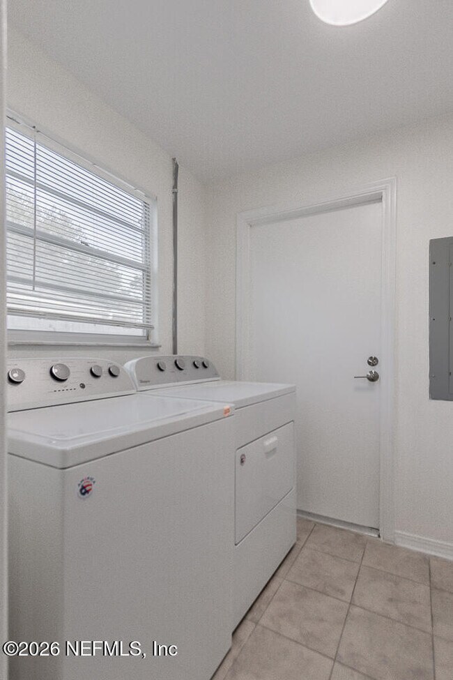 Building Photo - 8209 Worm Wood Rd