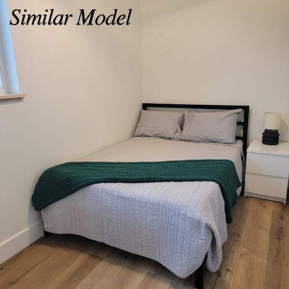 Building Photo - 1403 Windsor Dr