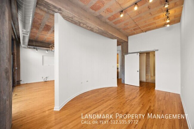 Building Photo - 1910 S Indiana Ave