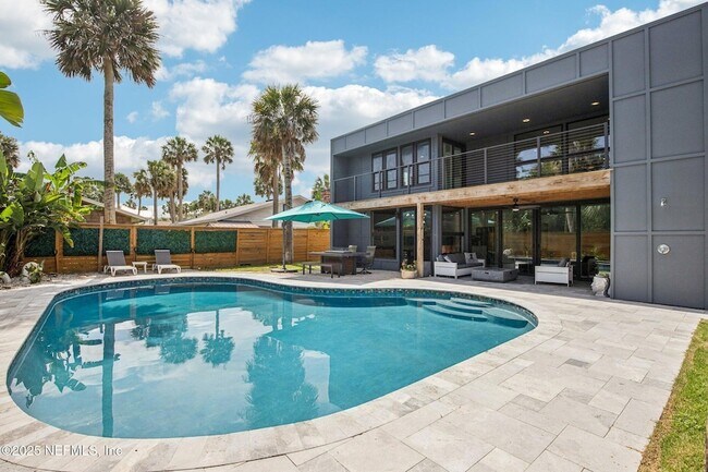 Building Photo - 248 11th St