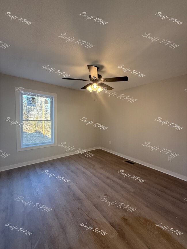 Building Photo - 1034 Oakland Ave