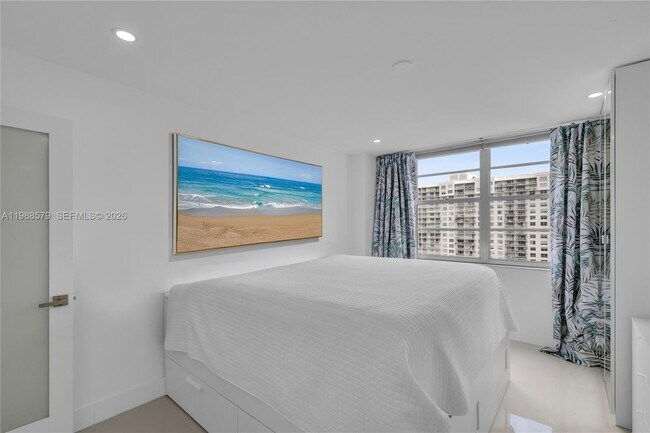 Building Photo - 2801 NE 183rd St