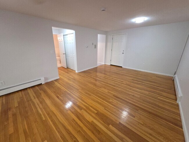 Building Photo - 10 Coffey St