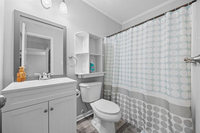 Building Photo - Charming 2-Bedroom Condo Near the Beach