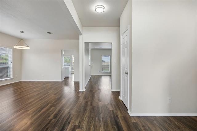 Building Photo - 703 Fossil Hill Dr