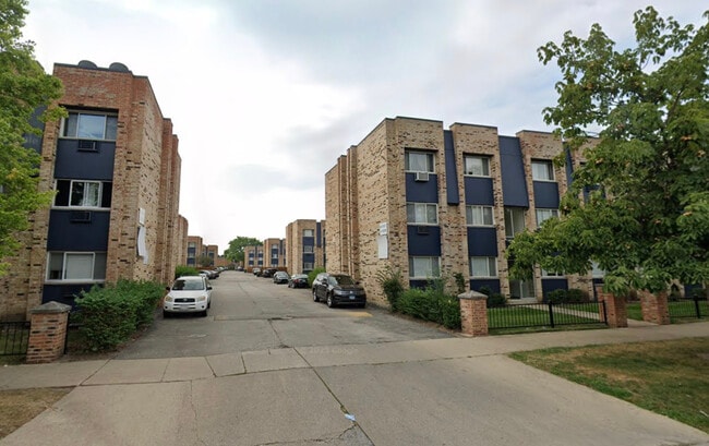 Building Photo - 8651 W Foster Ave
