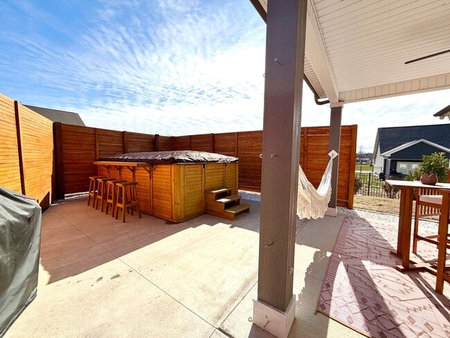 Building Photo - 1013 Berry Bnd