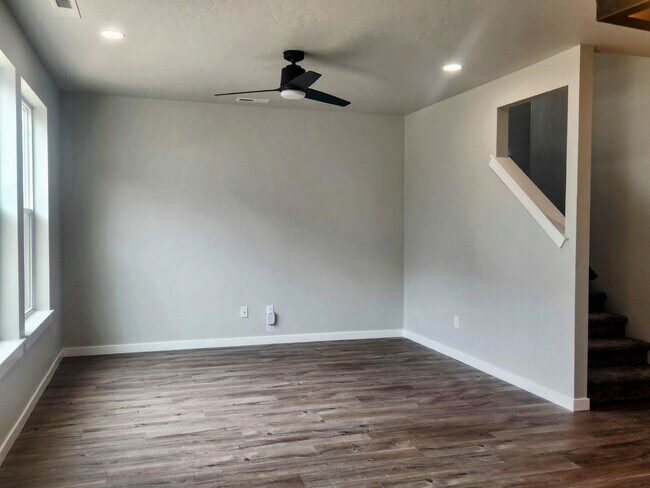 Building Photo - 1967 S Saltbrush Wy