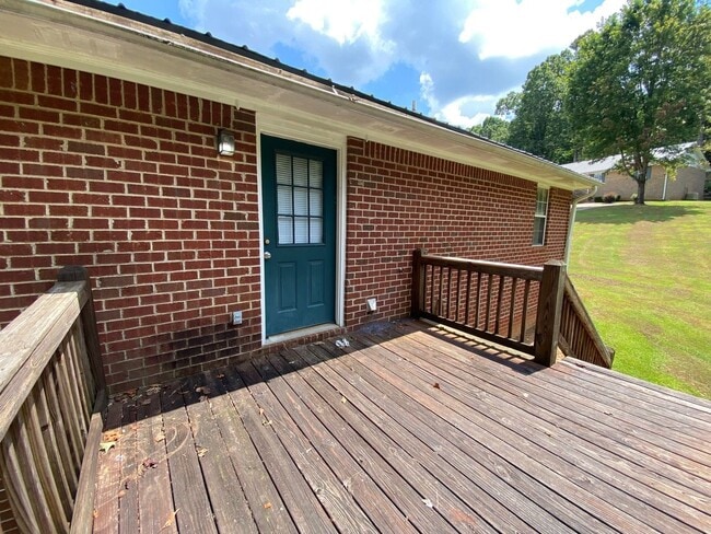 Building Photo - PRE-LEASING FOR AUGUST 7TH, 2026!