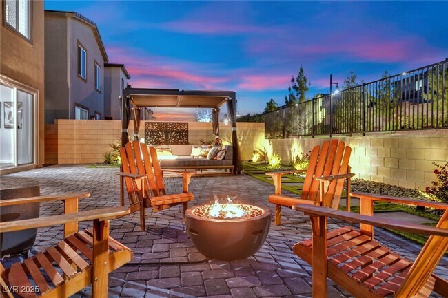 Building Photo - 8907 Roadrunner Ravine St