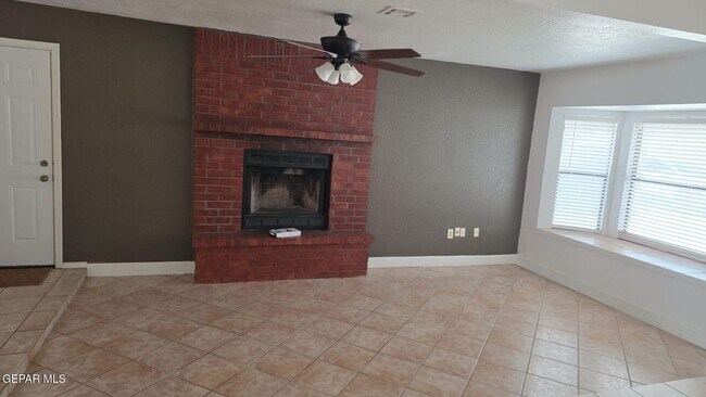 Building Photo - 316 S 6th St