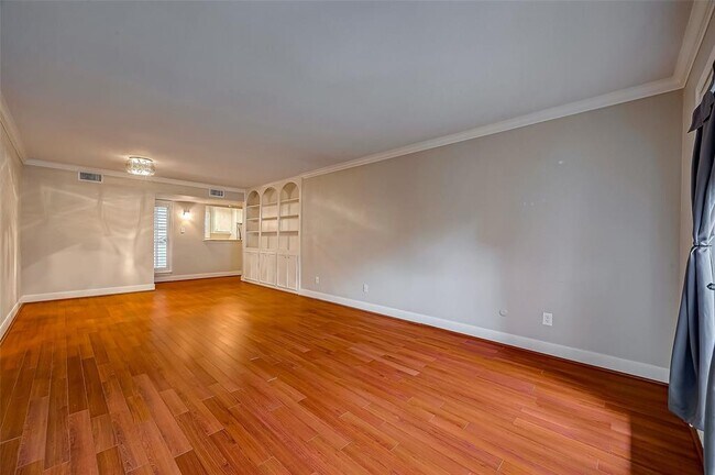 Building Photo - 12967 Trail Hollow Dr