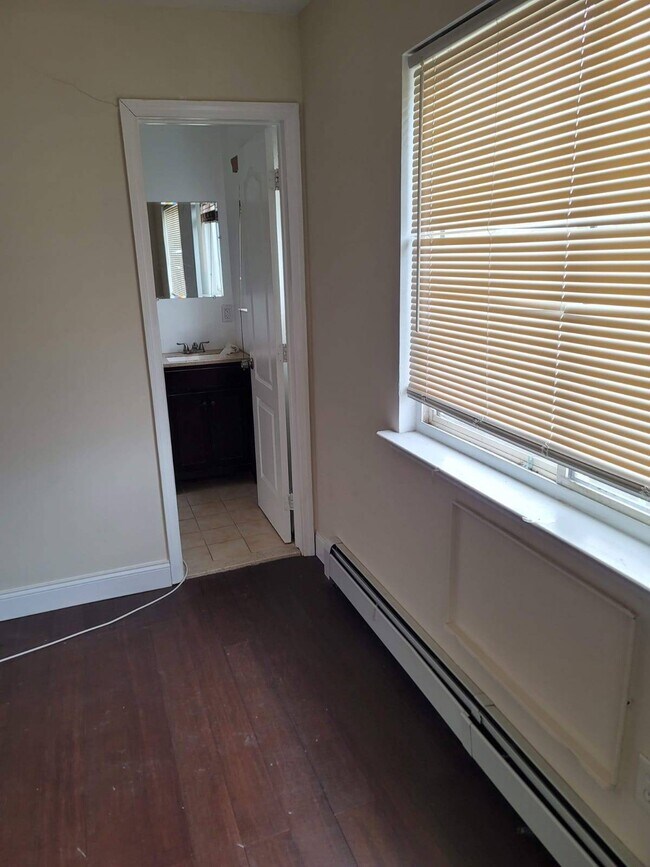 Building Photo - 661 Nasby Pl
