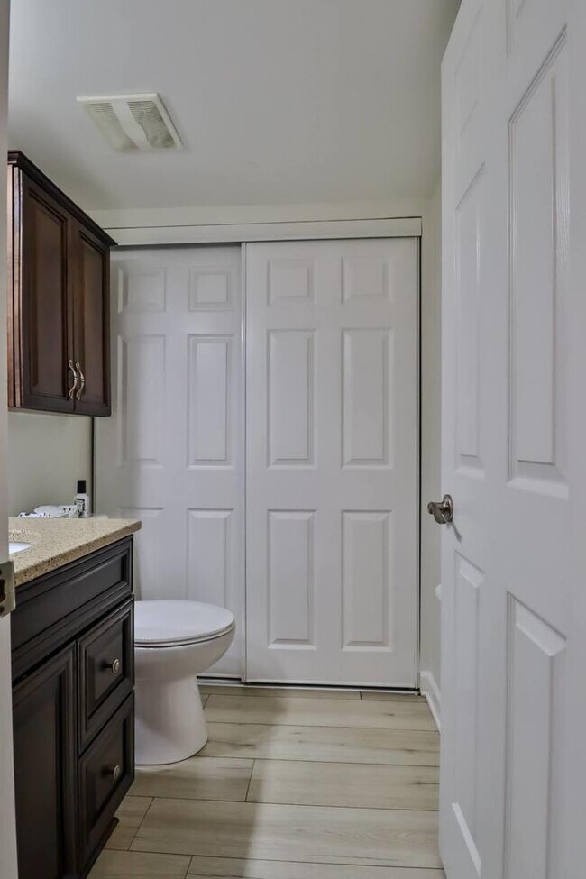 Building Photo - 713 Green Mountain Ct