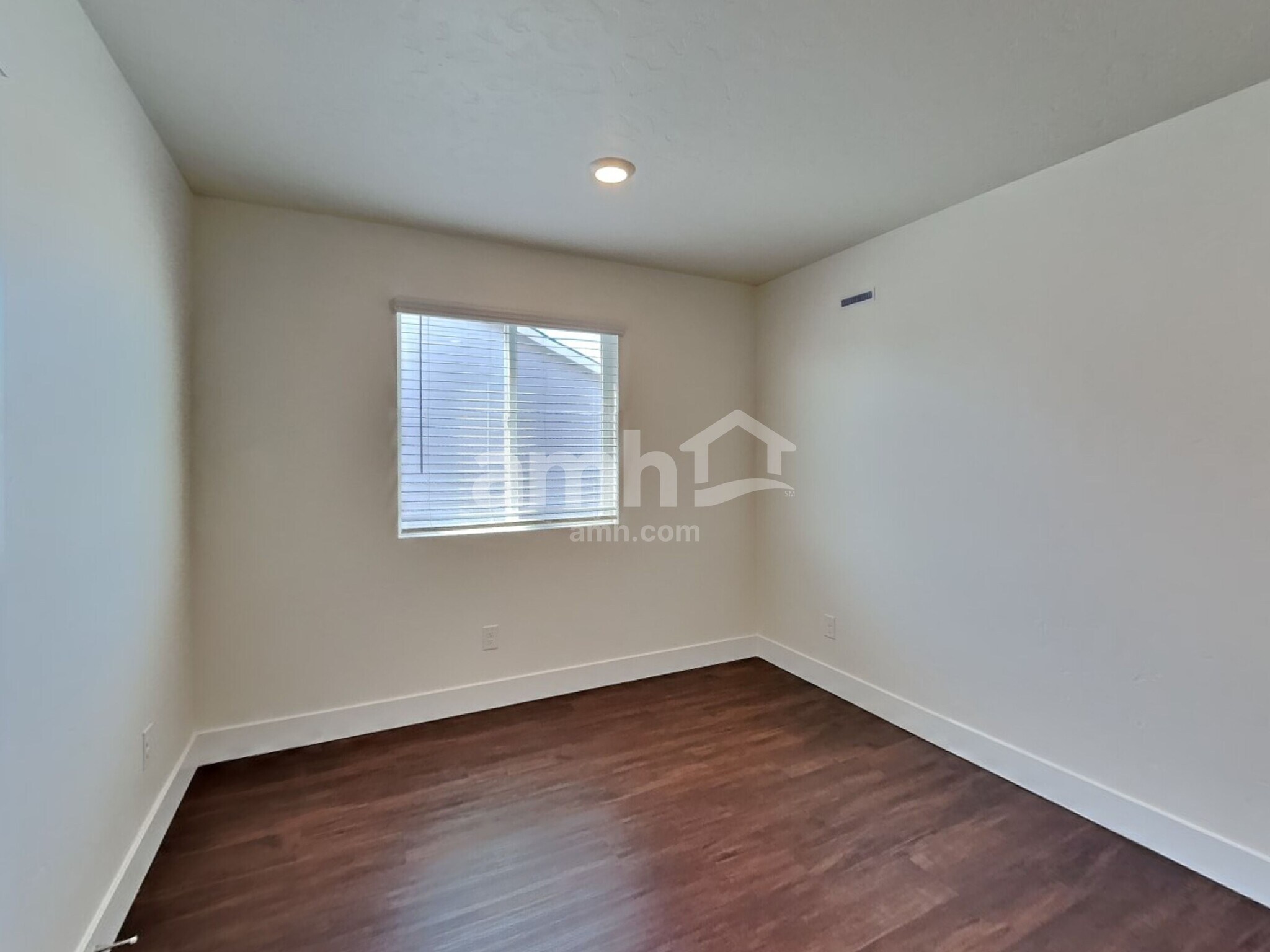 Building Photo - 9480 Clancey St