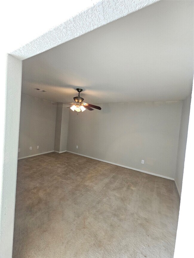 Building Photo - 11015 Walkup Way