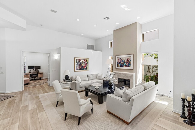 Building Photo - 6213 NW 21st Ct