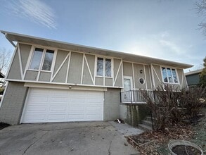 Building Photo - $3,200 | 5 Bedroom, 3 Bathroom House | No Pets | Available for Immediate Move In!