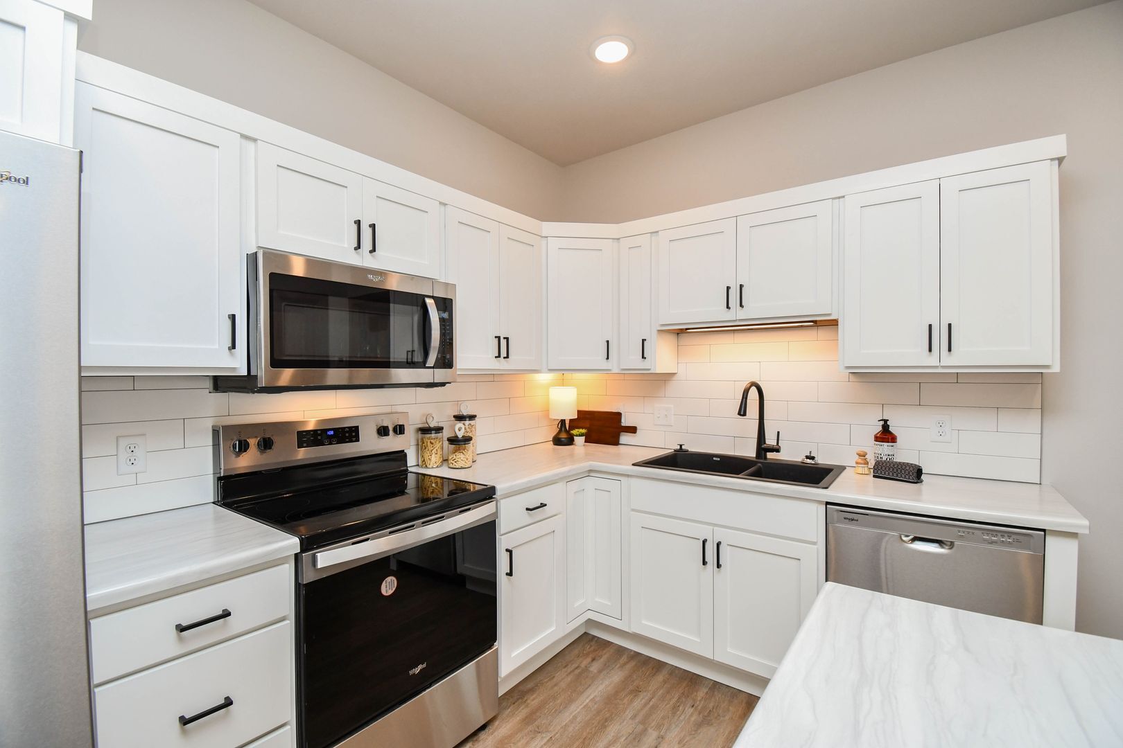 Building Photo - 6115 S Alki Pl