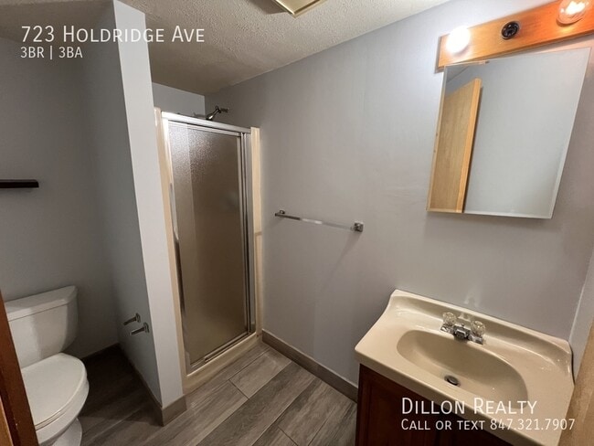 Building Photo - 723 Holdridge Ave