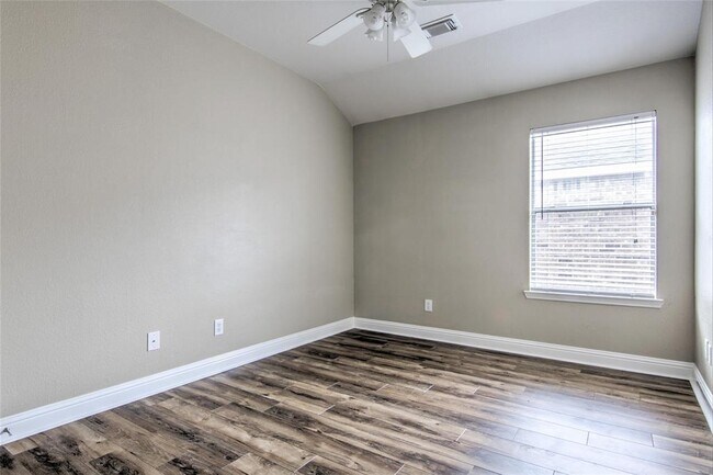 Building Photo - 518 Cedar Branch Dr