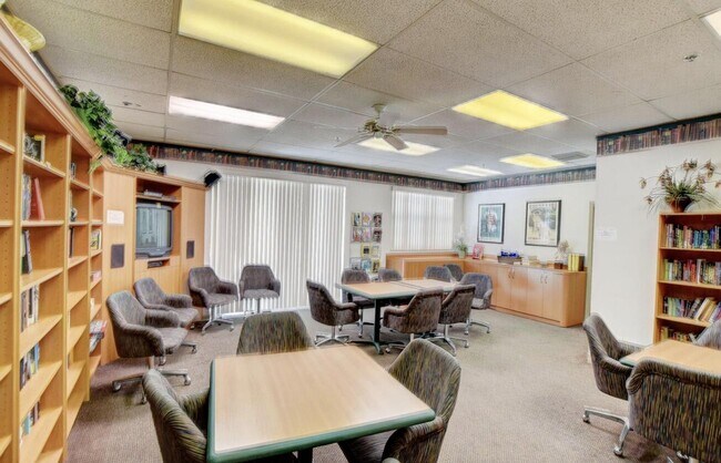 Building Photo - 10756 Bahama Palm Way