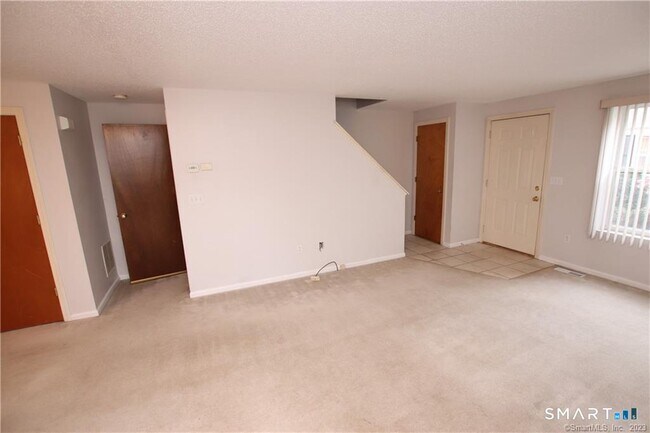 Building Photo - 2 Mulberry Ln