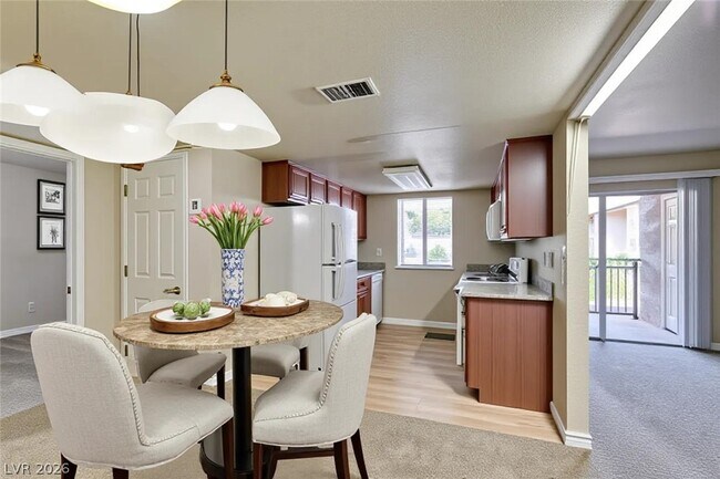 Building Photo - 4450 Sandy River Dr