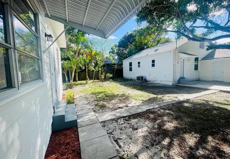 Building Photo - 635 37th St