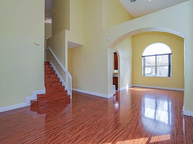 Building Photo - 5648 Spanish River Rd